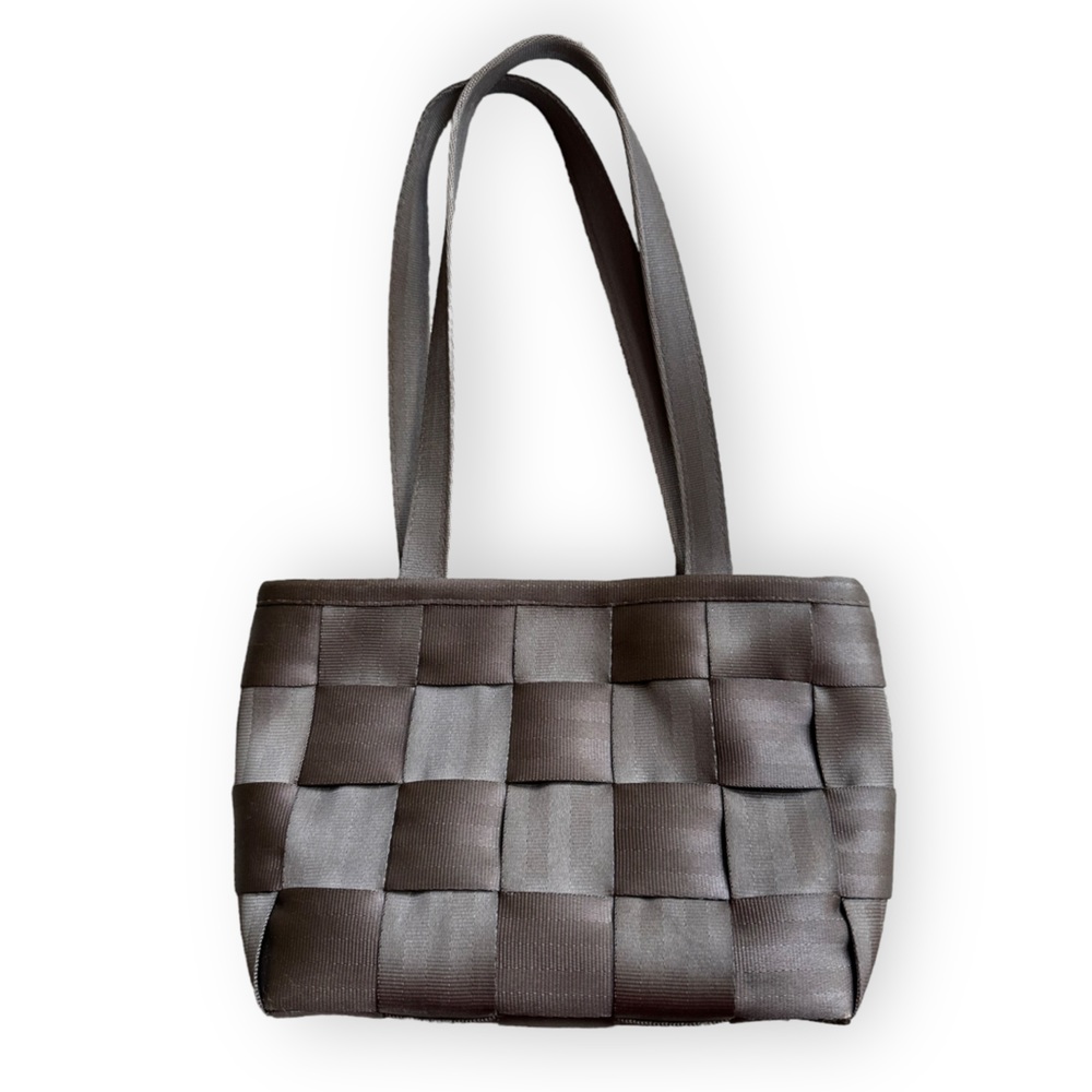 Harvey’s original The Satchel seatbelt bag